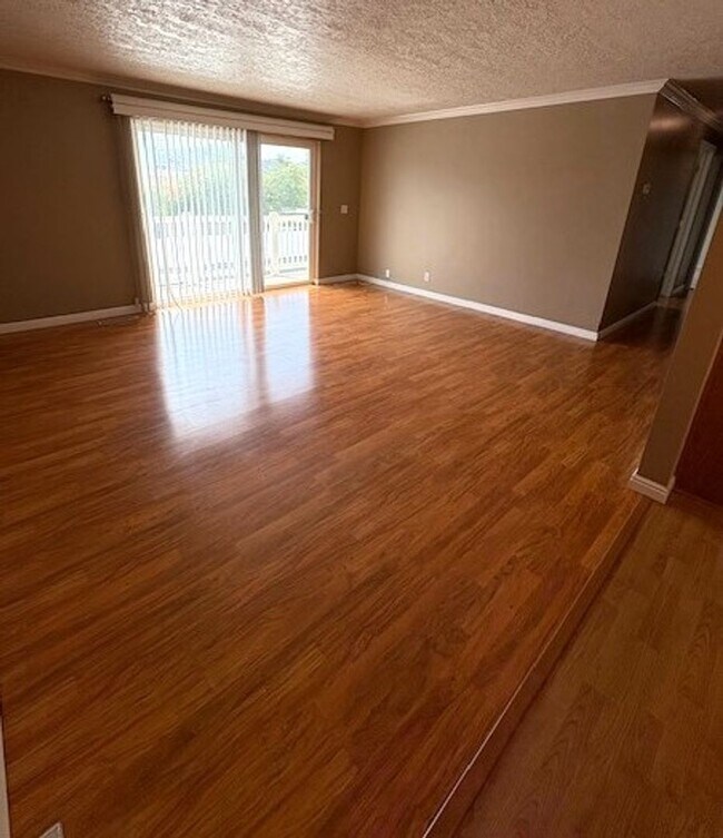 Foto del edificio - 2 Bedroom Condo in Millcreek!