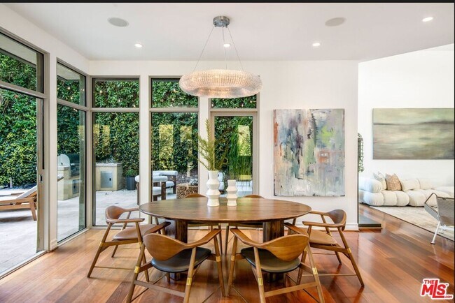 Building Photo - 3685 Mandeville Canyon Rd