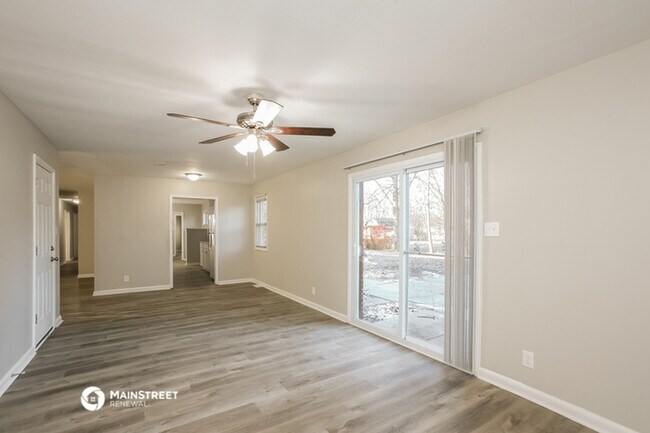 Building Photo - 6934 Echo Ln