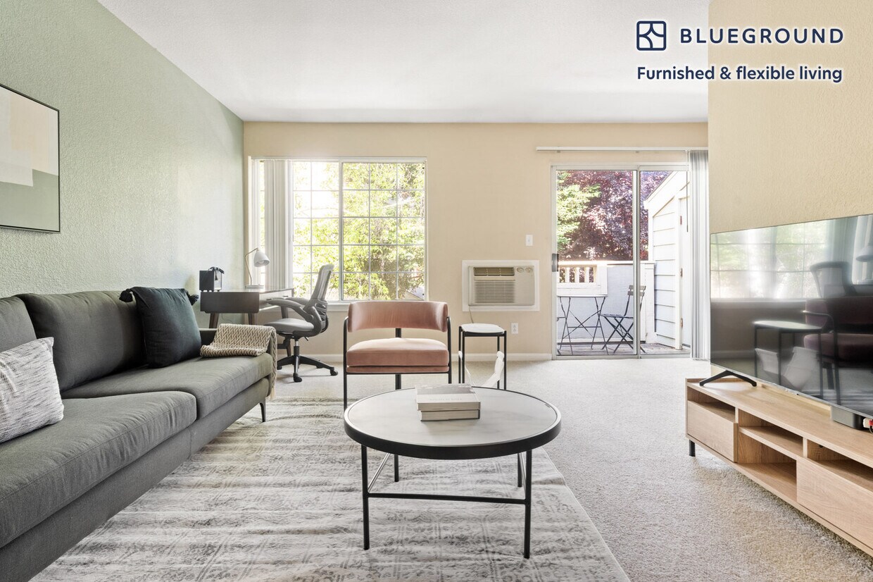 Foto principal - 100 Whisman Rd