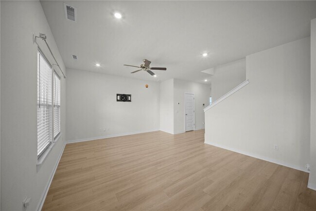 Foto del edificio - 3844 Pinecrest St