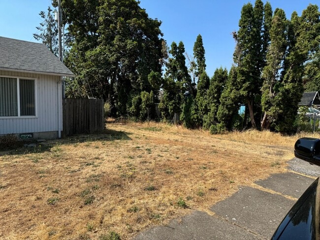 Building Photo - 2 Bedroom in Junction City