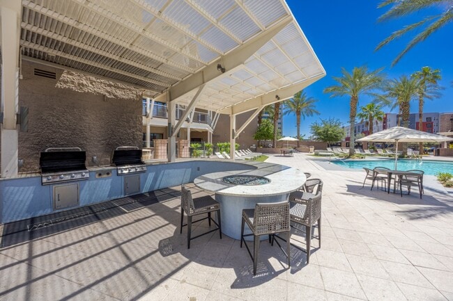 Poolside Grilling Space at The Rays at Vegas Towers in Las Vegas, NV 89119 - The Rays at Vegas Towers