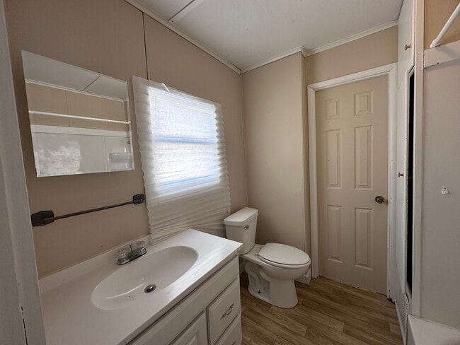 Building Photo - 124 Beard-N