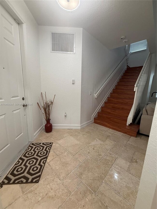 Foto del edificio - 3910 NE 13th Dr