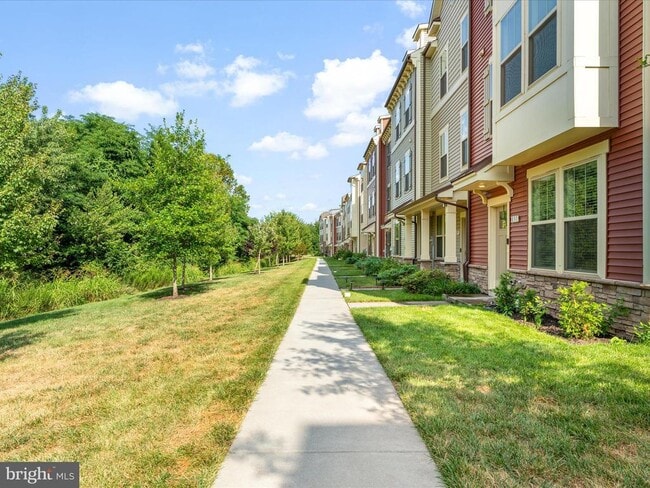 Building Photo - 831 Badger Ave