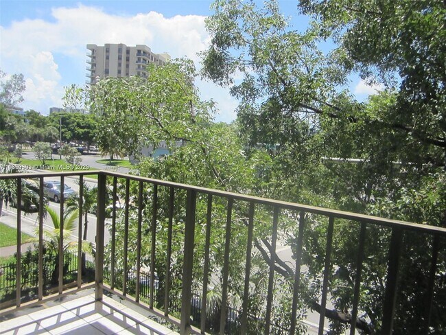 Foto del edificio - 1465 NE 123rd St