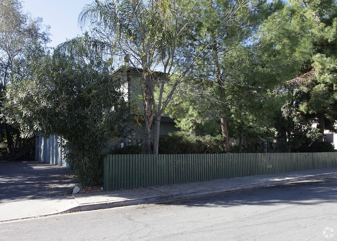 Building Photo - 3581 Nashland Ave