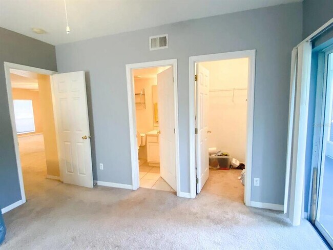 Foto del edificio - 2805 E Washington St