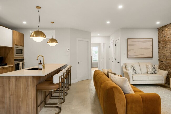 Building Photo - 4268 Québec 335-SI ID1491168P