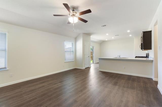 Building Photo - 3901 Oak Crk Cir
