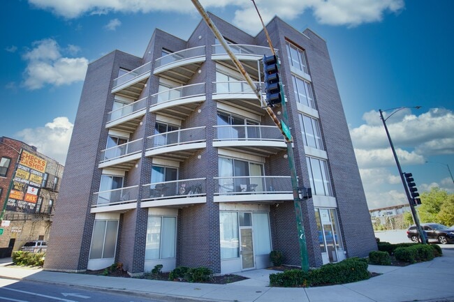 Building Photo - 2500 S Halsted St