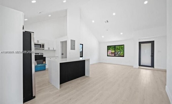 Building Photo - 20620 SW 120th Pl