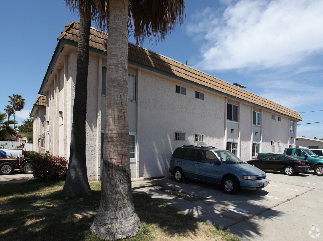 Building Photo - 4211 Central Ave