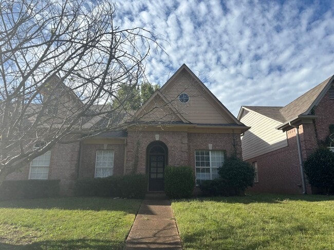 Building Photo - 6131 Woodstock View Dr