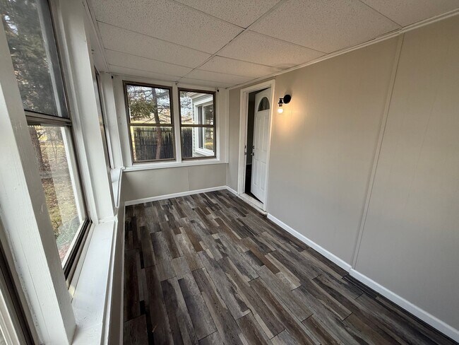 Foto del edificio - 11691 Cornell St