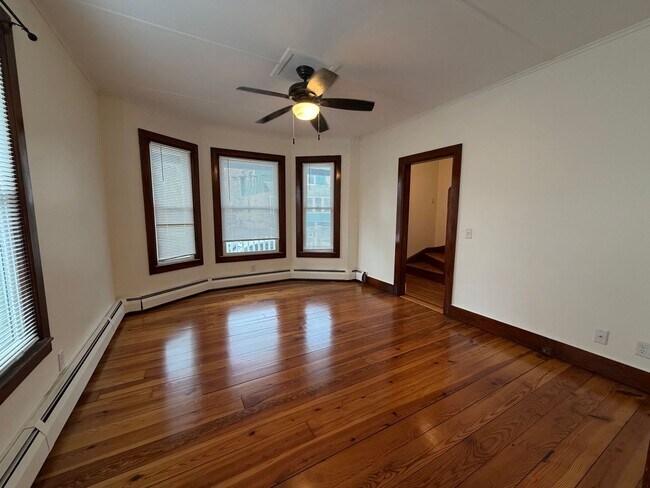 Foto del edificio - NOW AVAILABLE - Single Family Home in North Adams
