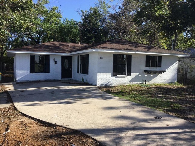 908 Elm St Conroe, TX 77301 - Alquileres en Conroe, TX | Apartamentos.com