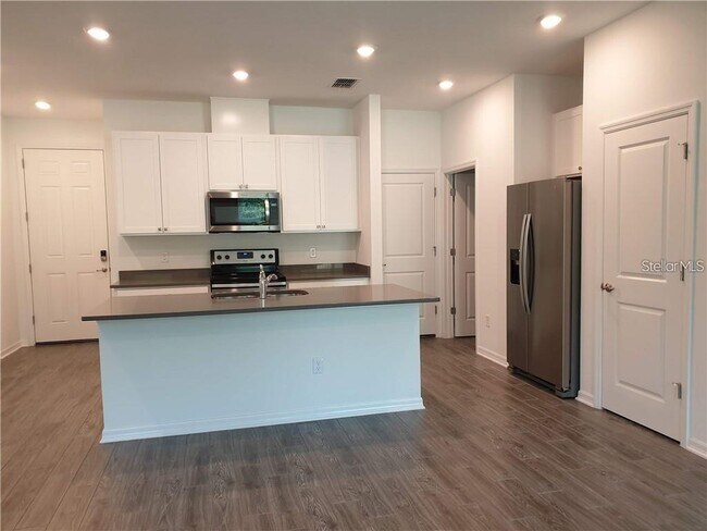 Foto del edificio - 15050 Blue Quaker Pl