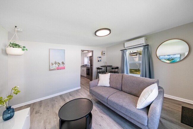 Foto del edificio - 717 SW 2nd Ct