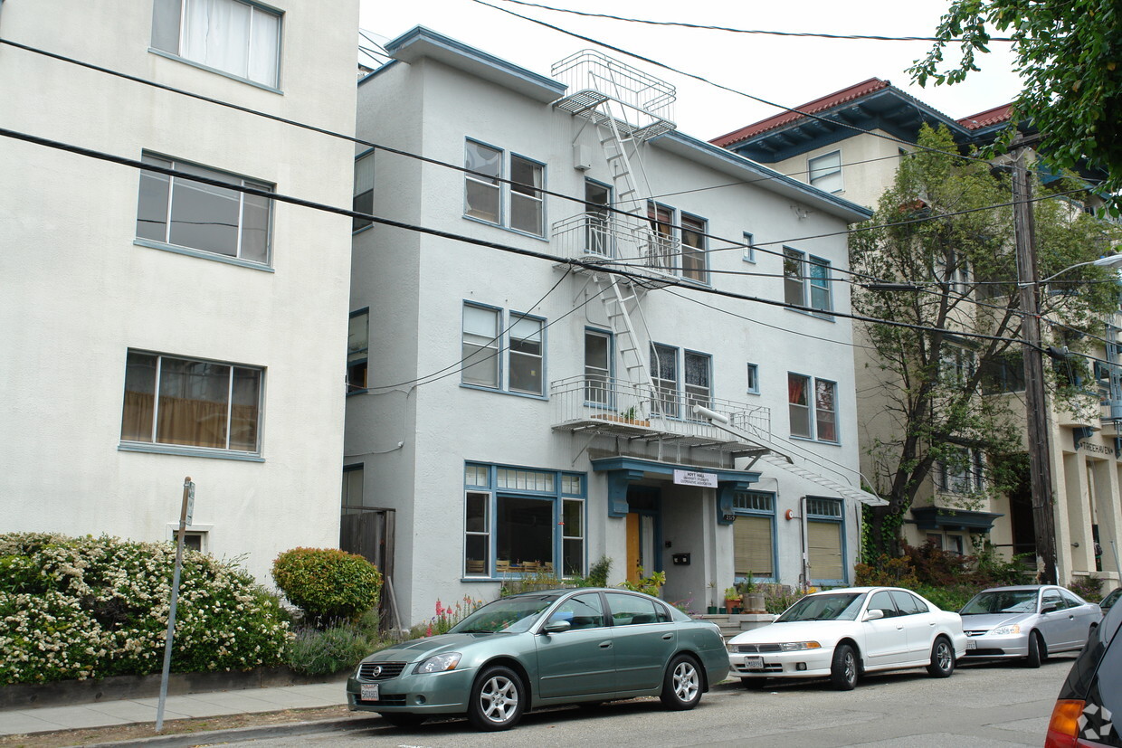 Building Photo - Hoyt Hall