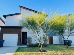 Building Photo - 214 Deer Path Lp