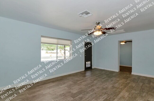 Building Photo - 1420 N Winstel Blvd