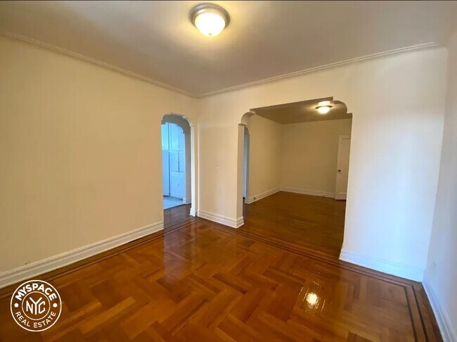 Foto del edificio - 102 Albemarle Rd