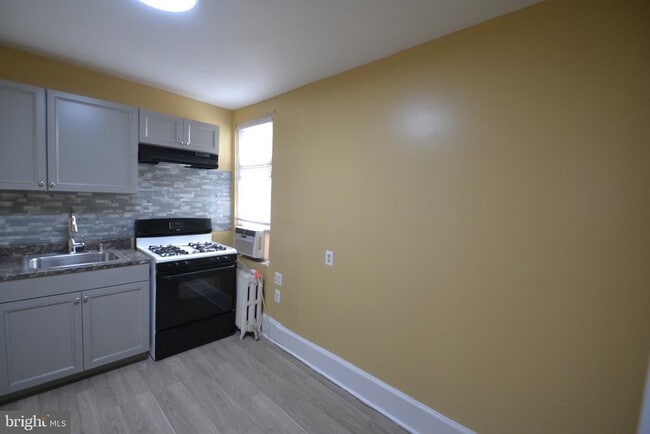 Building Photo - 2002 N 56th St