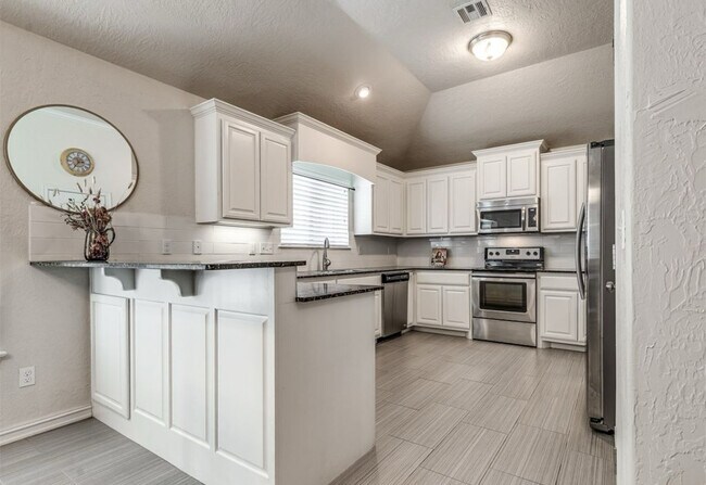 Building Photo - 1098 E 146 Ct S