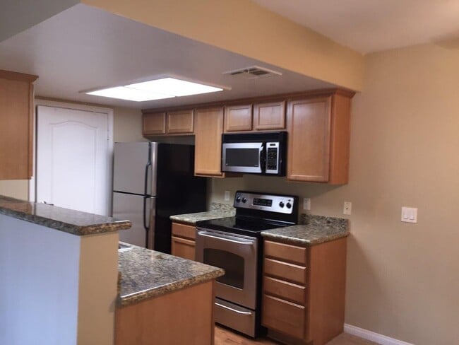 Foto del edificio - 2 Bedroom 1 Bath Single Level Condo in Il ...