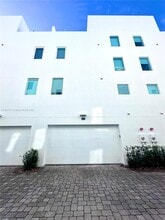 Building Photo - 317 NE 7th St