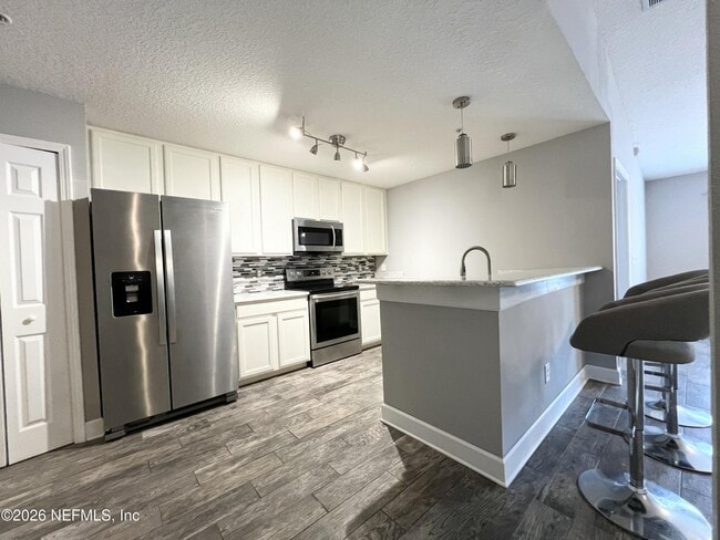 Building Photo - 7058 Snowy Canyon Dr