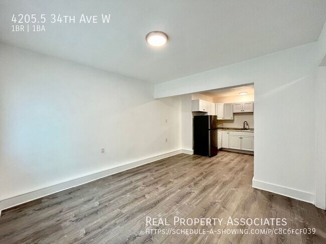 Foto del edificio - 4205.5 34th Ave W