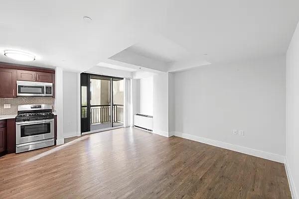 Building Photo - 354 E 91st St