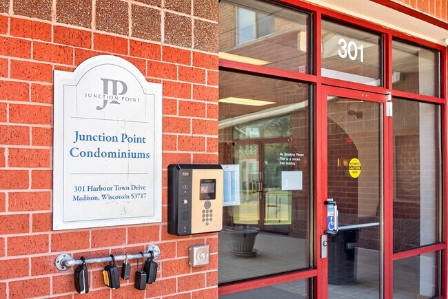 Foto del edificio - 301 Harbour Town Dr