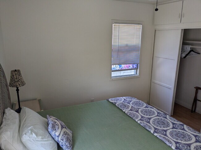 Foto del edificio - Beachy, Upgraded 1 Bed / 1 Bath – Just 49 ...