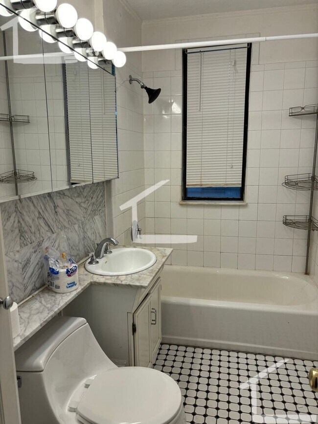 Foto del edificio - Large 2 bed in Brighton with parking inclu...