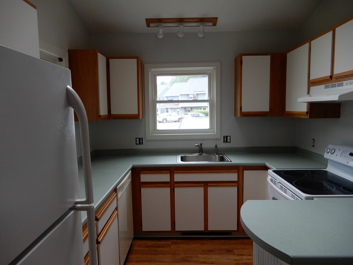 24 Witham St, Sanford, ME 04083 Condo for Rent in Sanford, ME