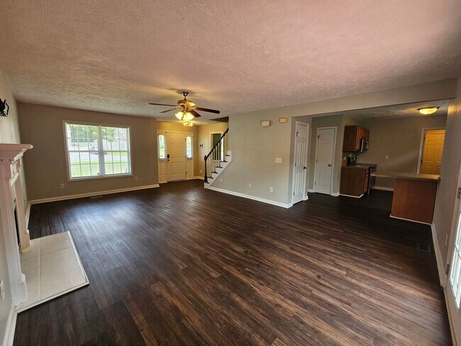 Foto del edificio - NEW LISTING!!!!!
