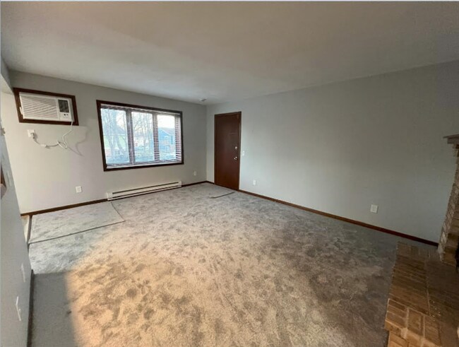 Building Photo - 2 S Wickham Ct