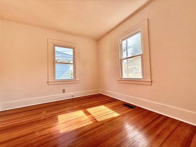 Foto del edificio - 2 Bedroom 1 Bathroom Home in Durham