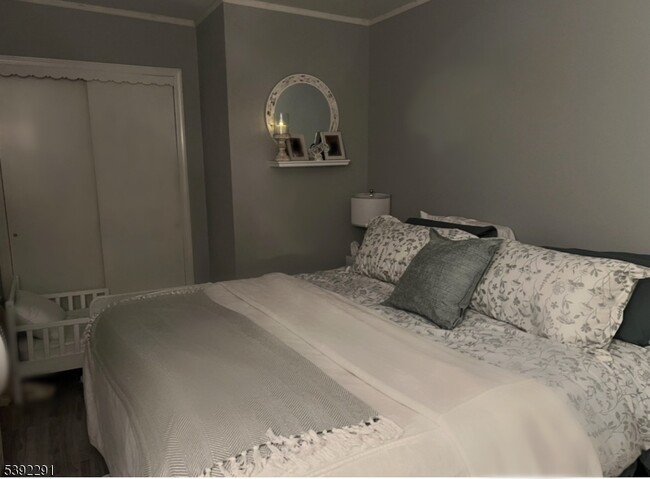 Foto del edificio - 17 Muzzy Rd