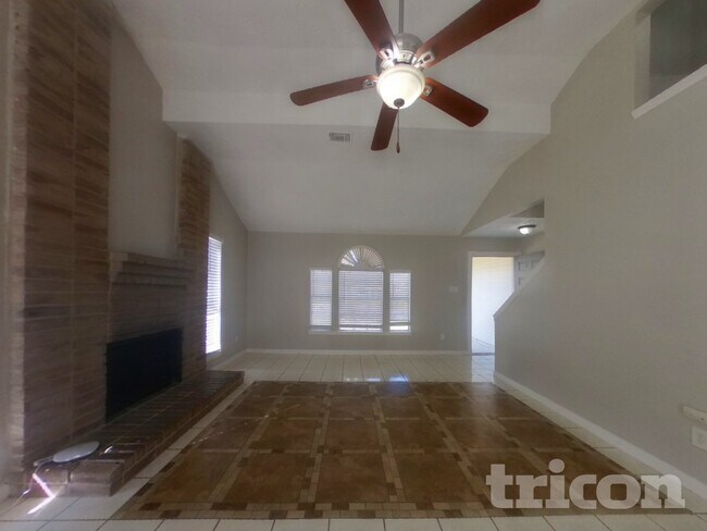 Building Photo - 19910 Faye Oaks Dr