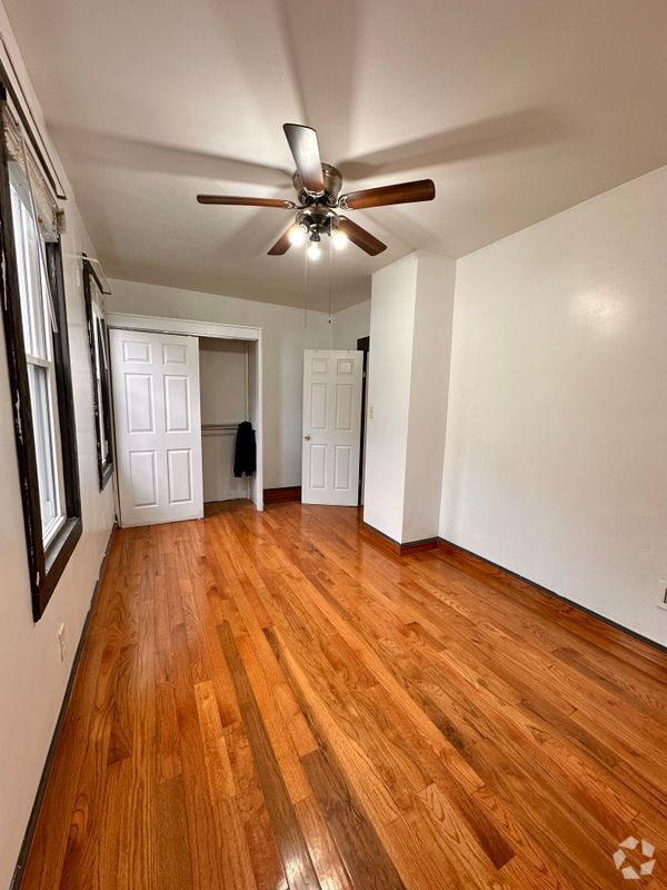 Building Photo - 744 3rd Ave