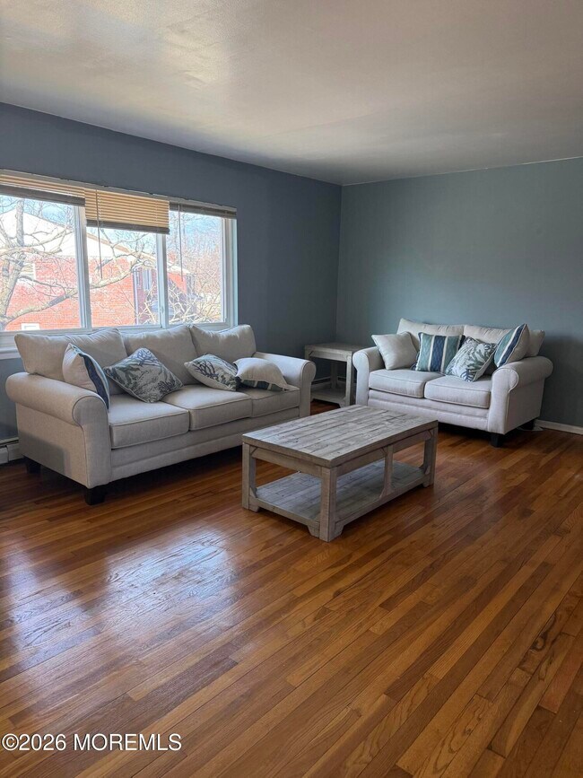 Foto del edificio - 5 Juniper Ln