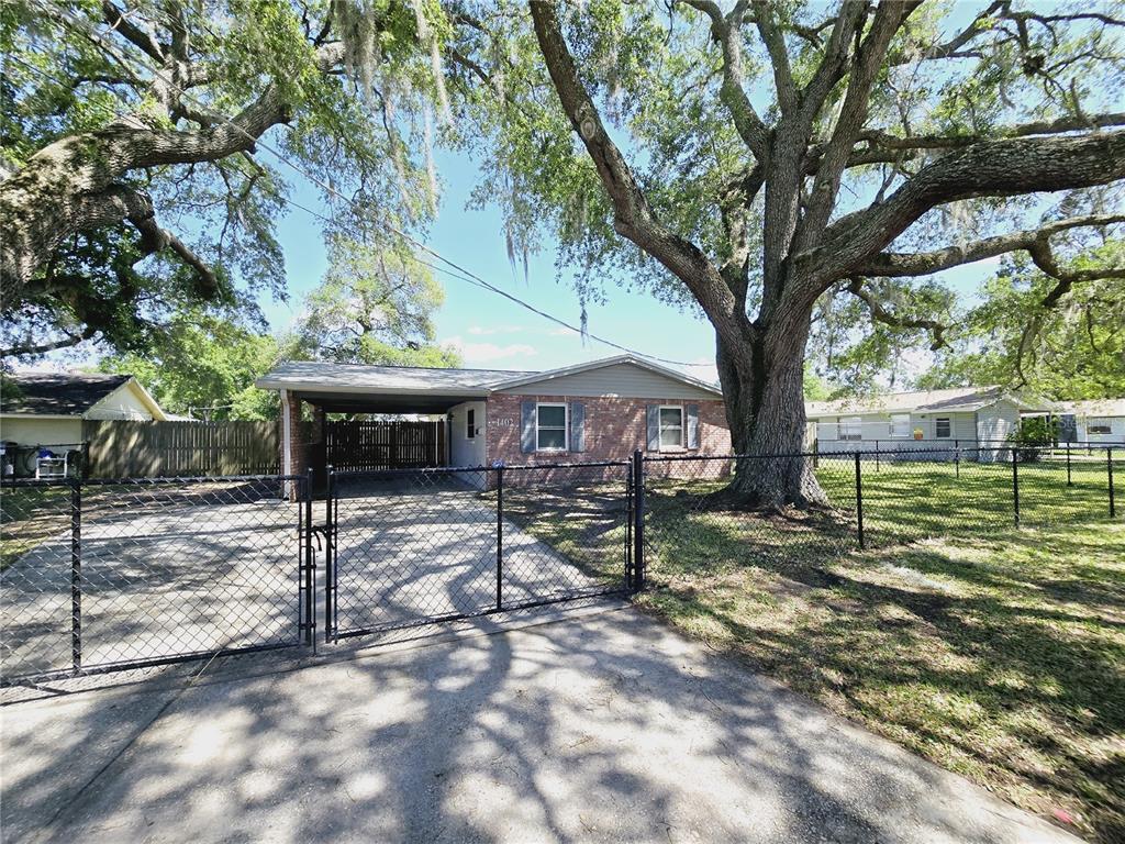 Primary Photo - 1402 N Bracewell Dr
