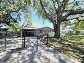 Building Photo - 1402 N Bracewell Dr