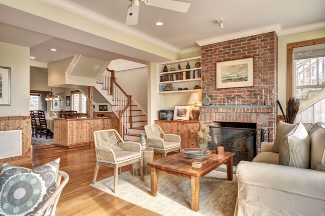 Foto del edificio - 155 Marine Blvd