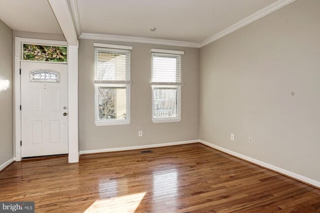 Building Photo - 800 K St NE